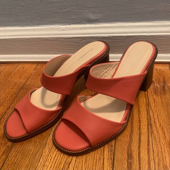 Intentionally Blank Lover Block Heel Sandal - Picture 3 of 4